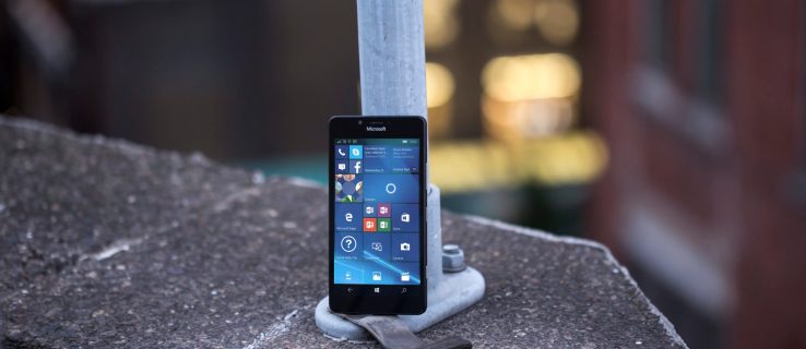 Преглед на Microsoft Lumia 950: Колко добър е първият телефон с Windows 10 на Microsoft?