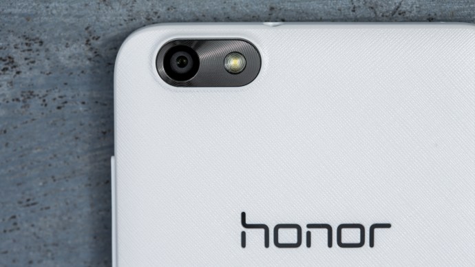 Преглед на Honor 4x: Не е хубав, но Honor 4x е практичен и много евтин