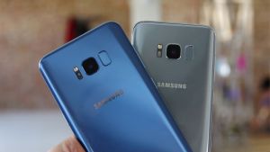 Samsung Galaxy S8 и S8 Plus - сравнени отзад