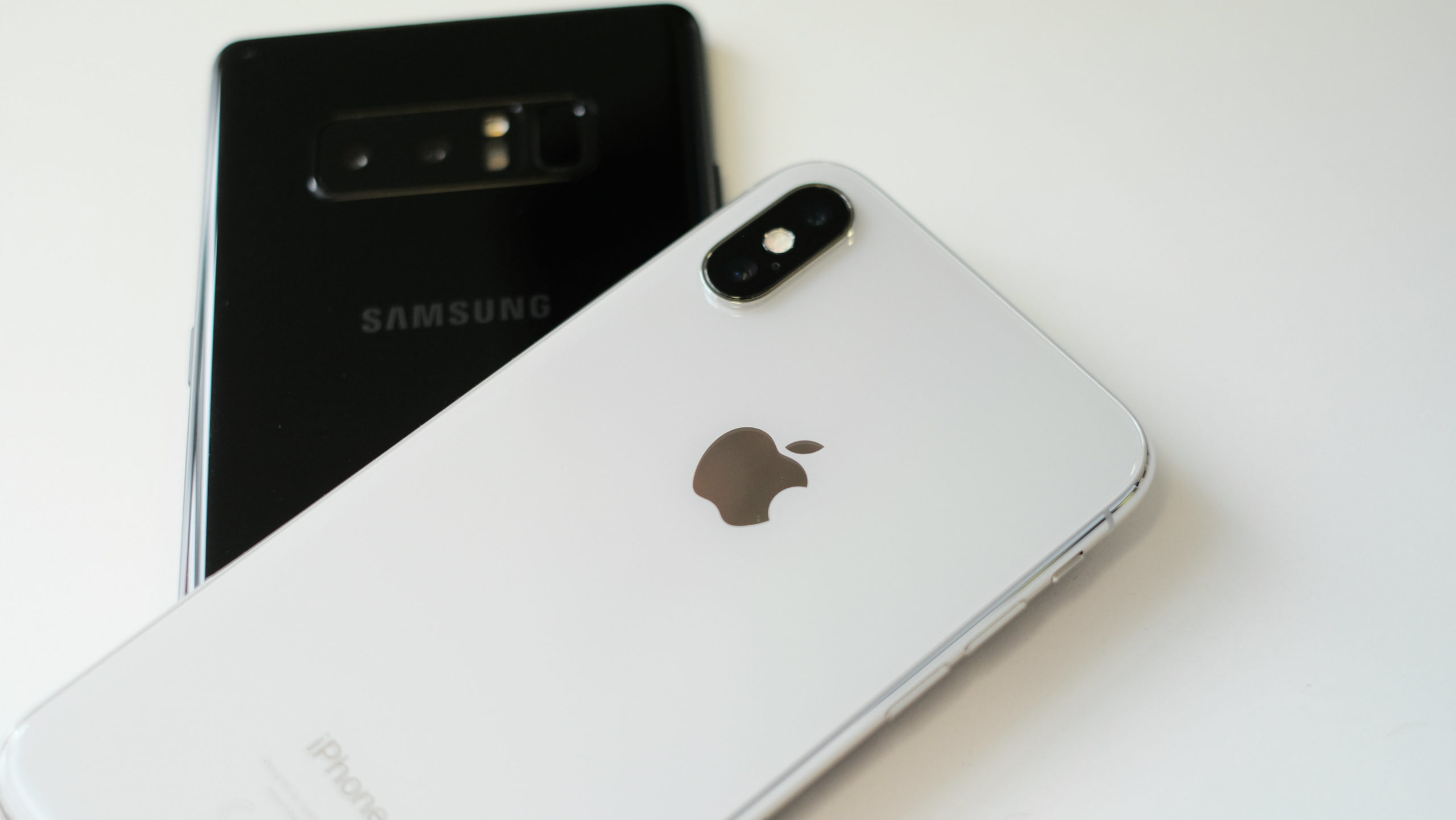 Как да прехвърляте данни от iPhone към телефон Samsung