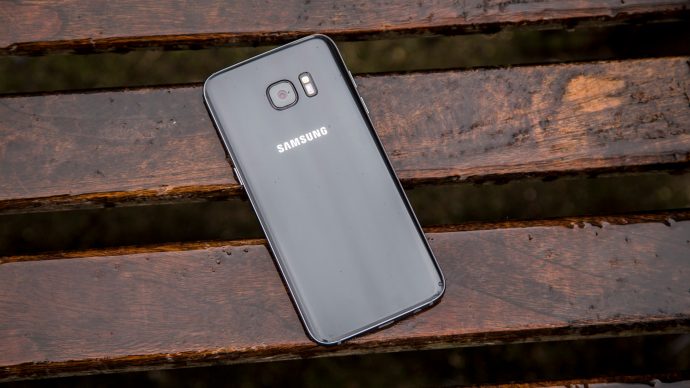 Samsung Galaxy S7 Edge отзад