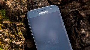 Преглед на Samsung Galaxy S7: Горната половина отпред