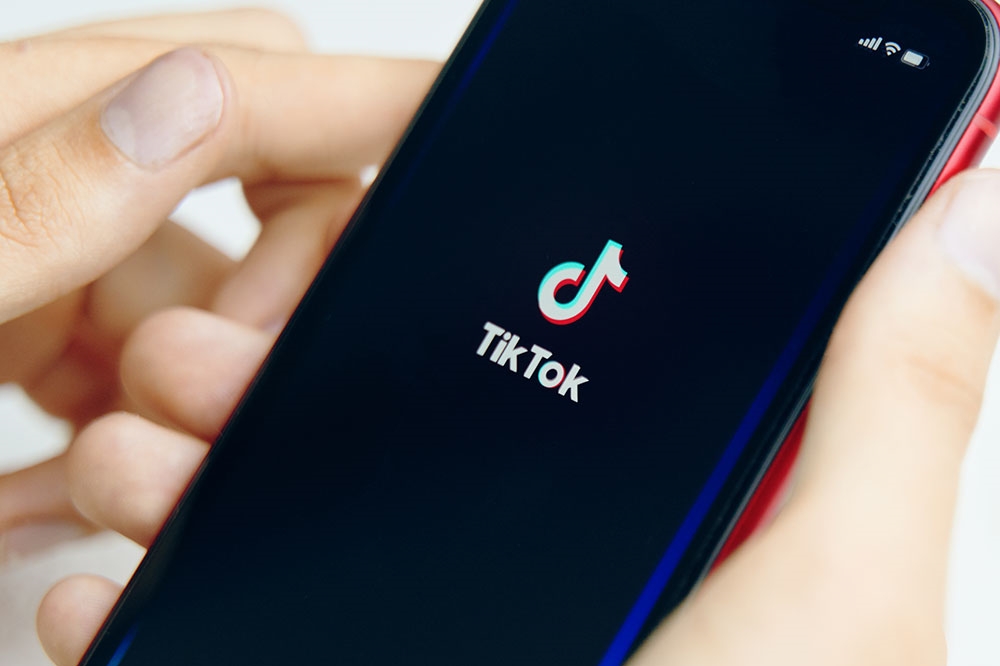 Как да влезете в множество акаунти в TikTok на телефона си